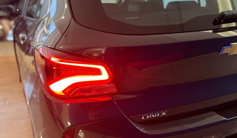 
								Chevrolet Onix Premier completo									