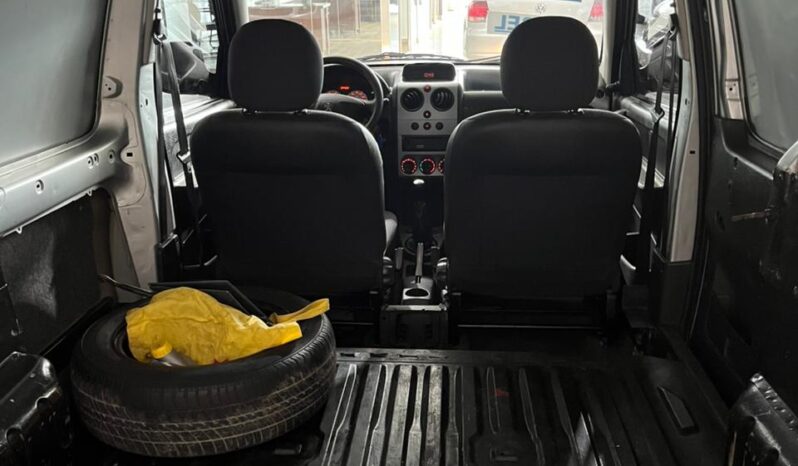 
								Peugeot Partner completo									