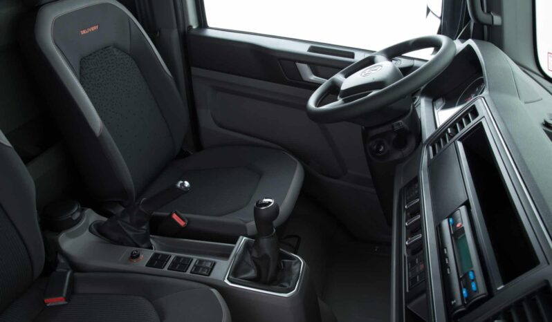 
								Volkswagen Constellation 9.180 completo									