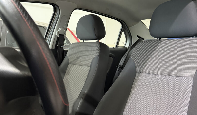 
								Volkswagen Voyage Confortline completo									