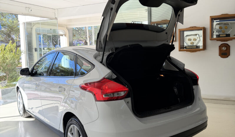 
								Ford Focus S 2017 completo									
