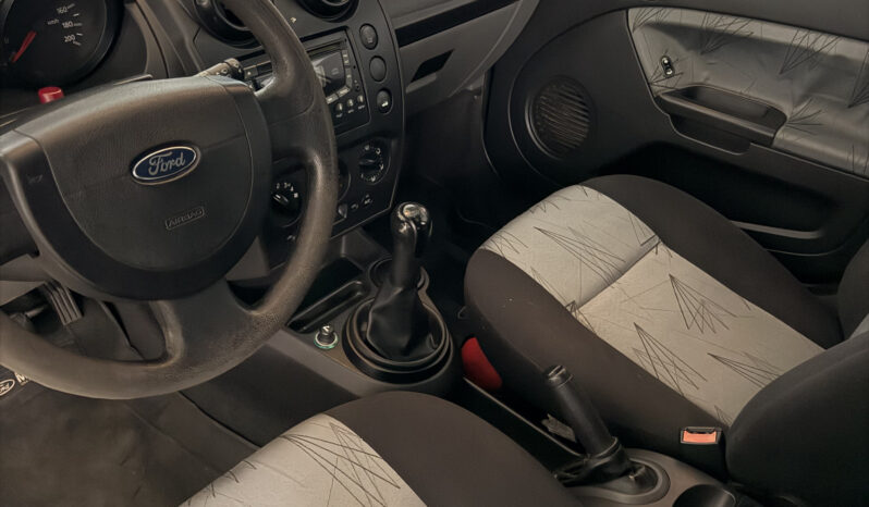 
								Ford Fiesta Ambiente Plus completo									