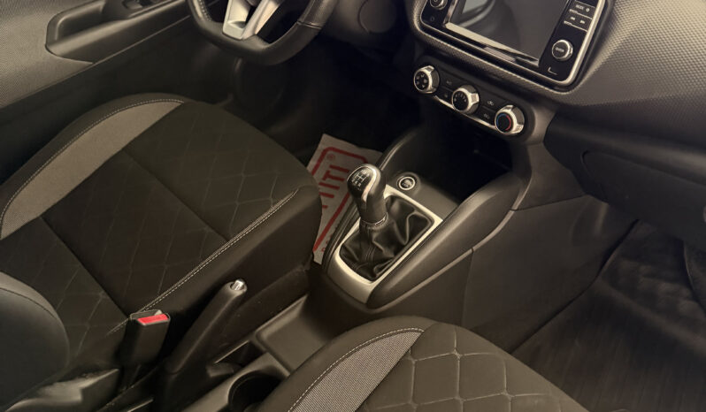 
								Nissan Kicks Advance completo									