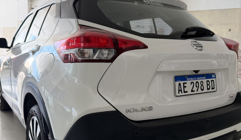 
								Nissan Kicks Advance completo									