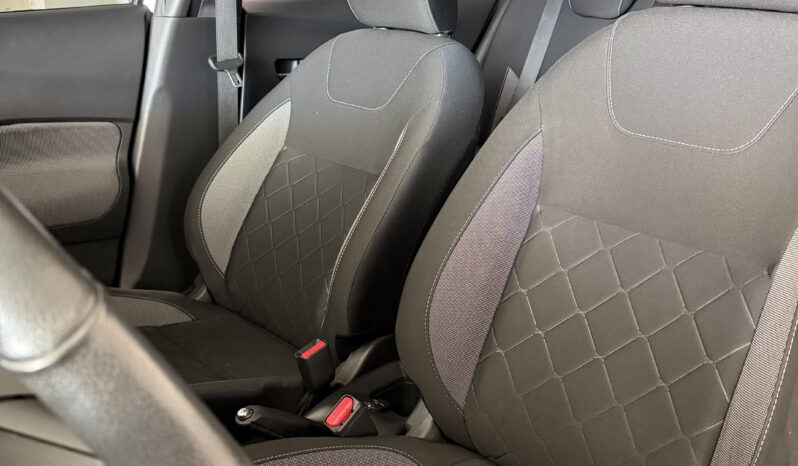 
								Nissan Kicks Advance completo									