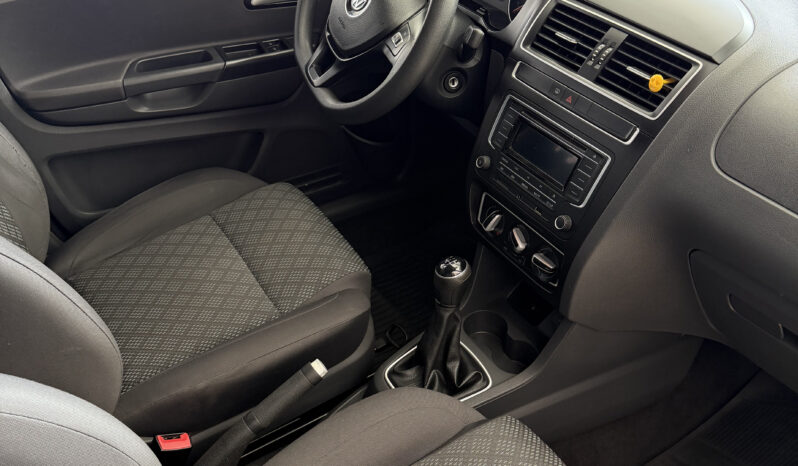 
								Volkswagen Suran Track 1.6 5D completo									