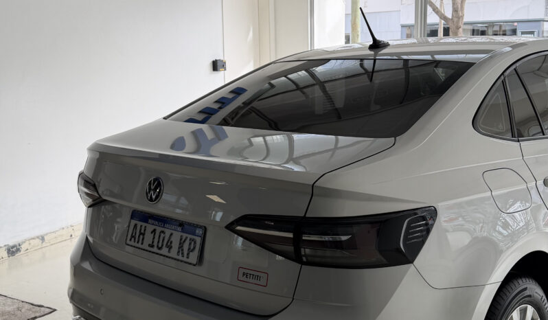 
								Volkswagen Virtus Comfortline completo									