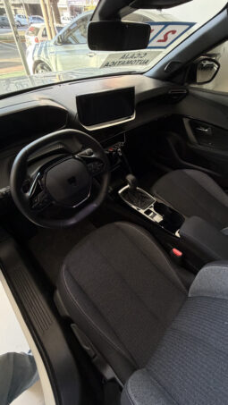 
										Peugeot 2008 Active T200 completo									